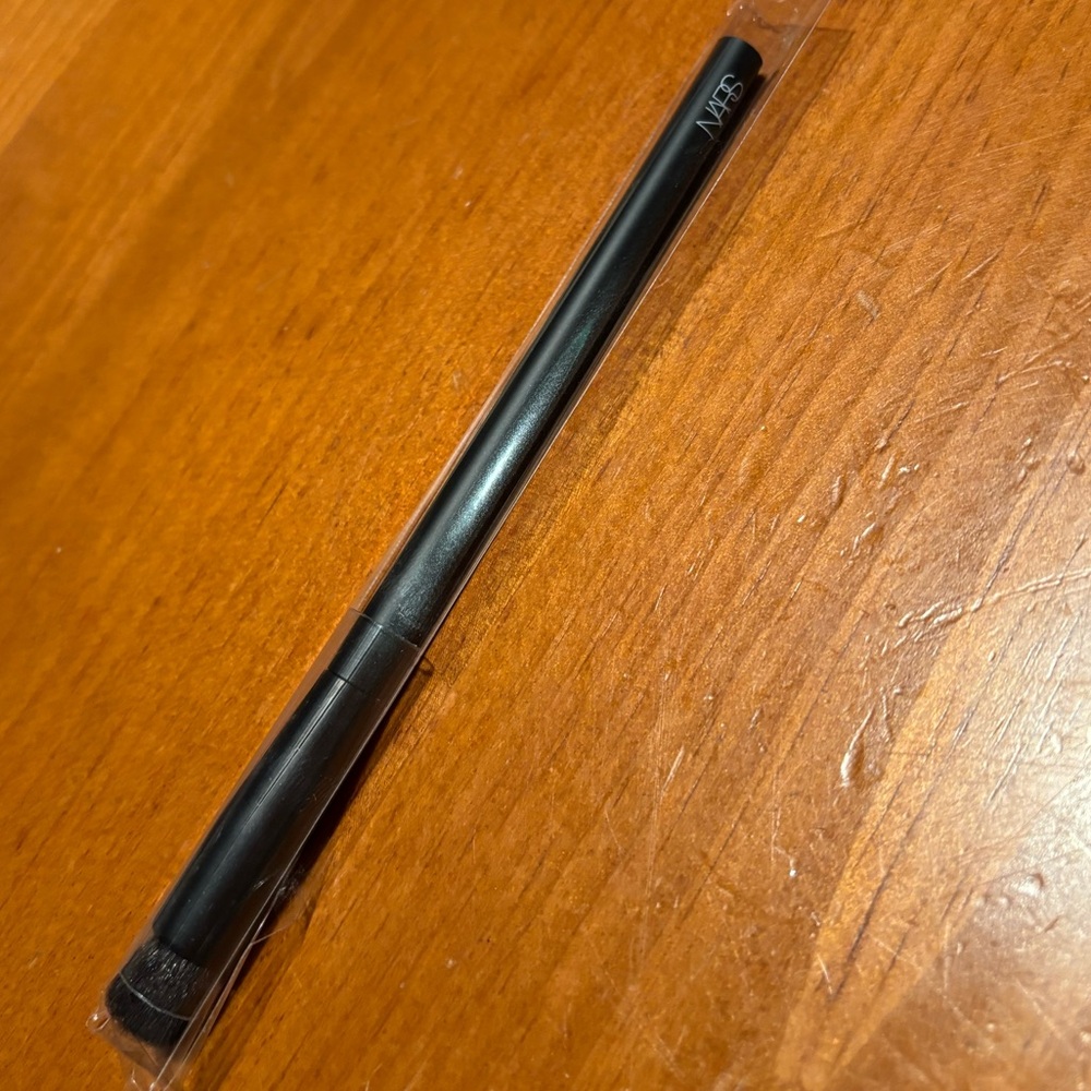 NARS Concealer Brush - Picture 5 of 15
